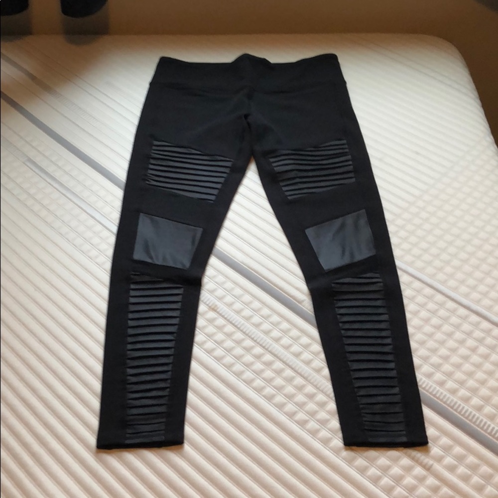 Alo Yoga Moto Leggings